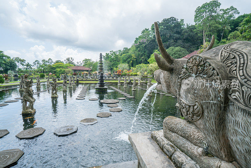 美丽的Tirta Gangga寺庙或水庙，巴厘岛，印度尼西亚